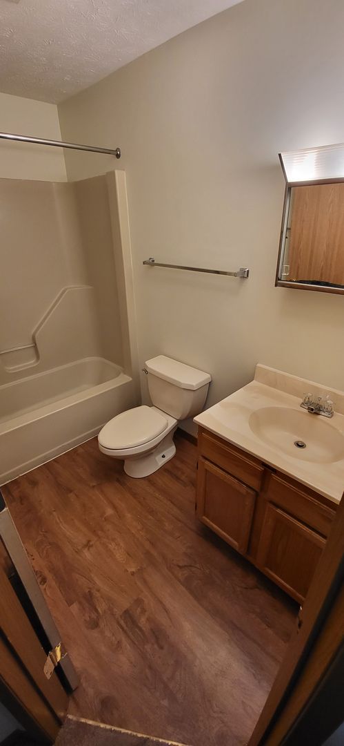 2 beds, 1 bath, 720 sqft, $955, Unit 1249-16