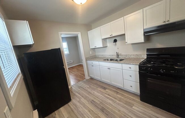 1725 Thomas Ave W