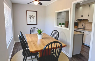 2260 University Blvd N