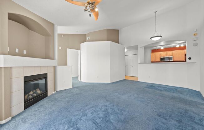 Beautiful 2 Bed 2 Bath Condo near Parkfield Lake Park!