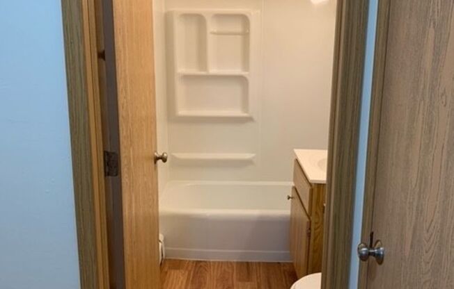 1 bed, 1 bath, $935, Unit 215-05