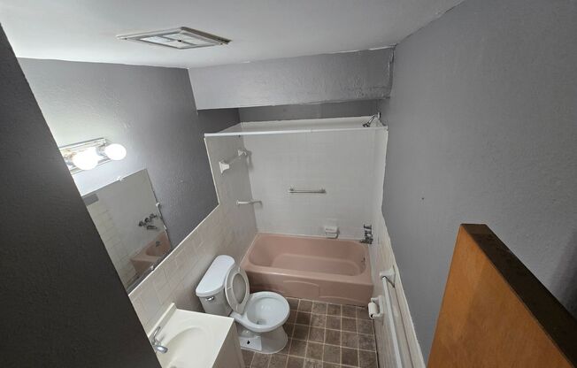2420 Eastgate