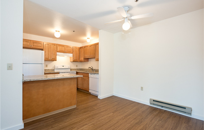 1 bed, 1 bath, 696 sqft, $1,795