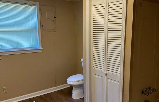 1 bed, 1 bath, $1,300