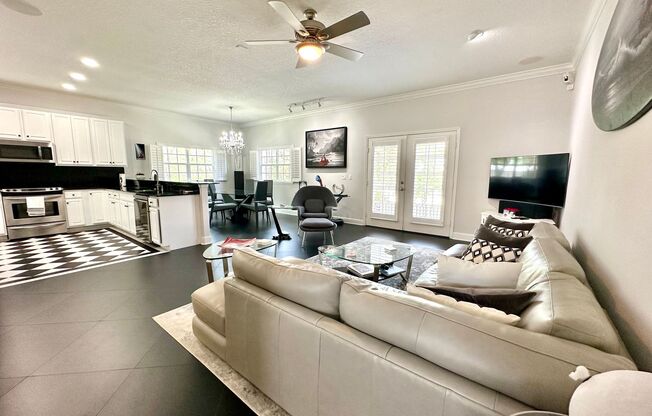 Bright, breezy & convenient: Your wew St. Pete townhome awaits! /3Bedroom 2.5Baths