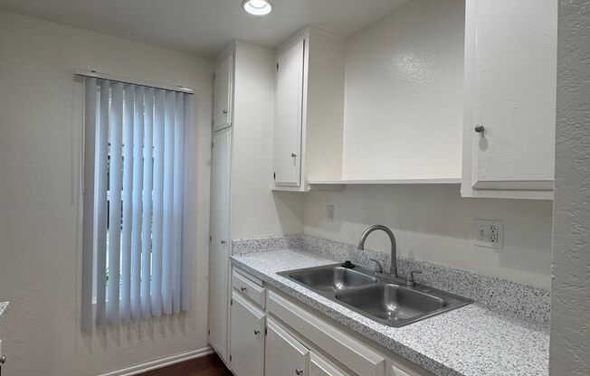 Studio, 1 bath, 503 sqft, $1,920, Unit 31