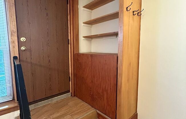 1 bed, 1 bath, 425 sqft, $1,655, Unit 233-G3