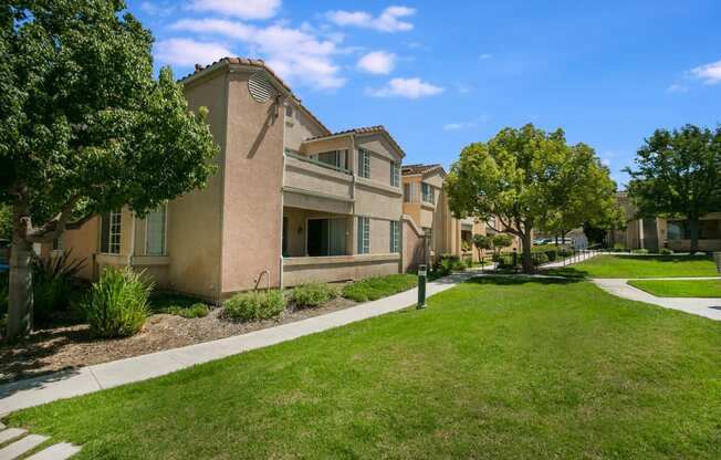 take a stroll through the grounds at villas at houston levee west apartments in cord