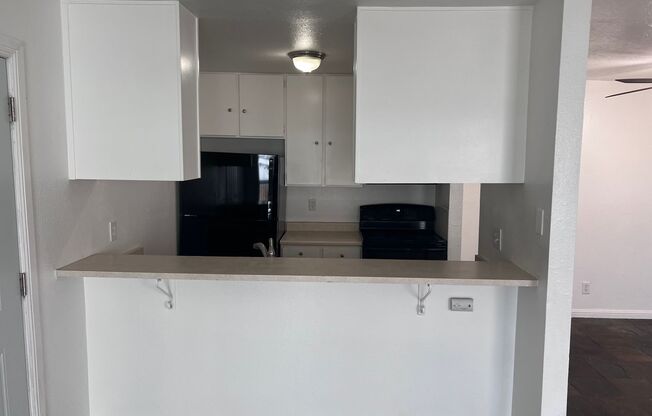 2 beds, 1 bath, 900 sqft, $1,000, Unit 20