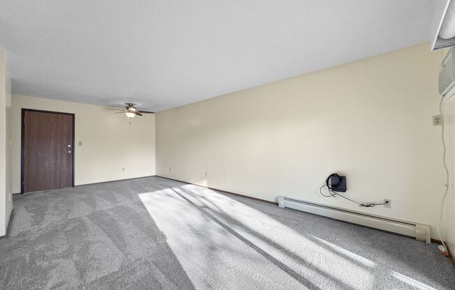 1 bed, 1 bath, 640 sqft, $900, Unit VC-524