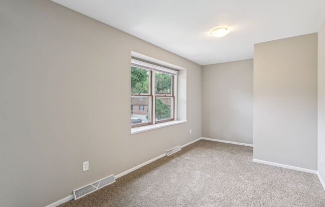 2 beds, 1 bath, 1,100 sqft, $1,995, Unit 3111-4