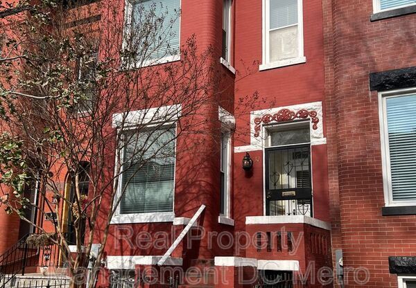 32 QUINCY PL