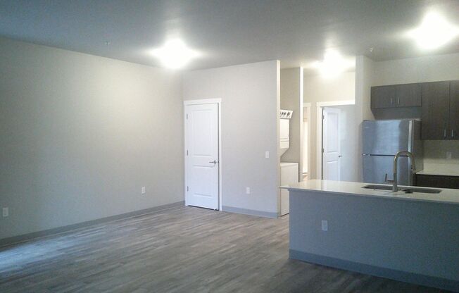 1 bed, 1 bath, 725 sqft, $1,395, Unit C306