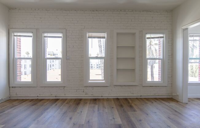 St. Andrews II Apartments | Historic and Renovated Homes with Views Of LA