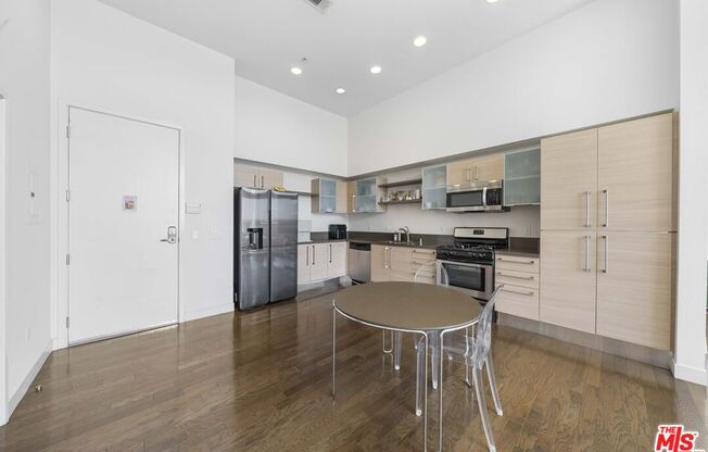 2 beds, 2 baths, 1,020 sqft, $3,200, Unit 610