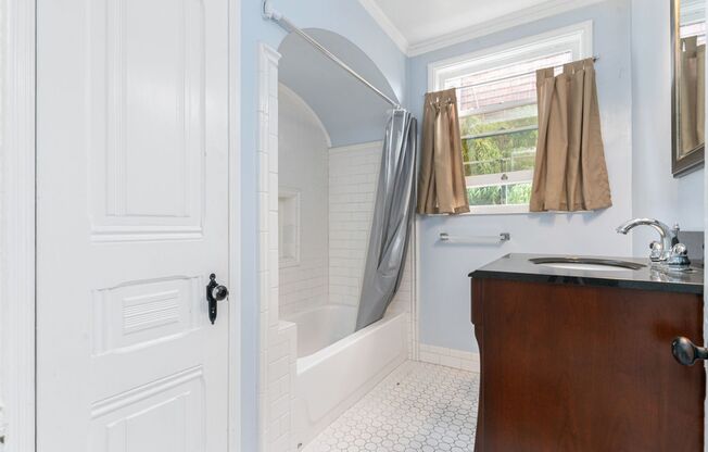 820 Pacific Ave #A - 1 bedroom | 1 bathroom