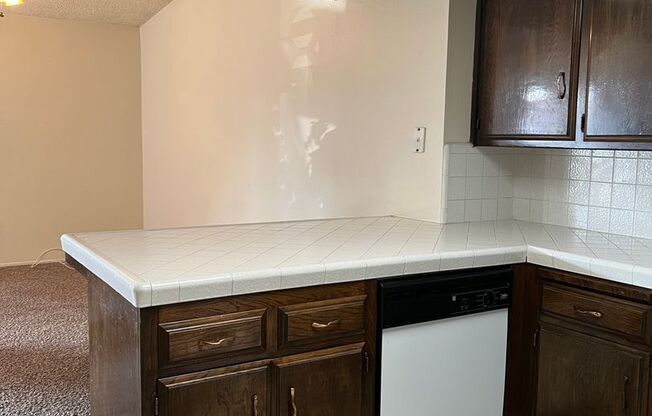 McCourry St 3300 - 3316