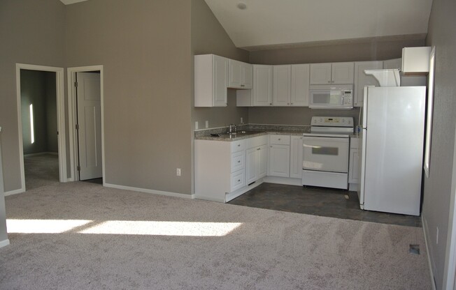 2 beds, 1 bath, $1,095