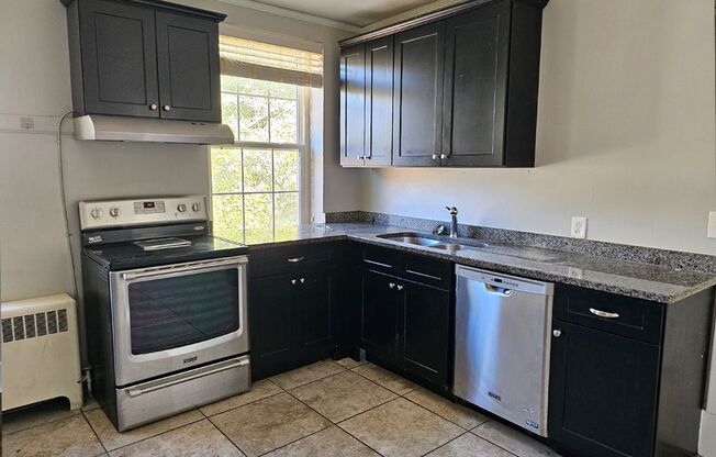 1 bed, 1 bath, $1,200, Unit Unit 4