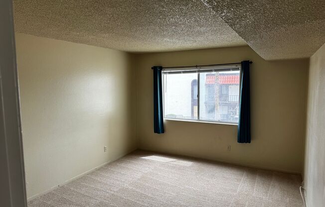 2 beds, 1 bath, $900, Unit # 112