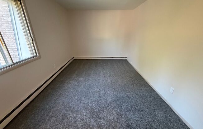 1 bed, 1 bath, $795, Unit 7