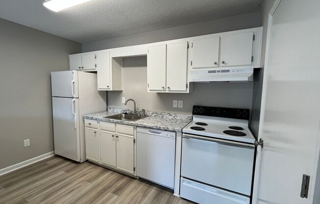 2 beds, 2 baths, 864 sqft, $1,395, Unit 13-G