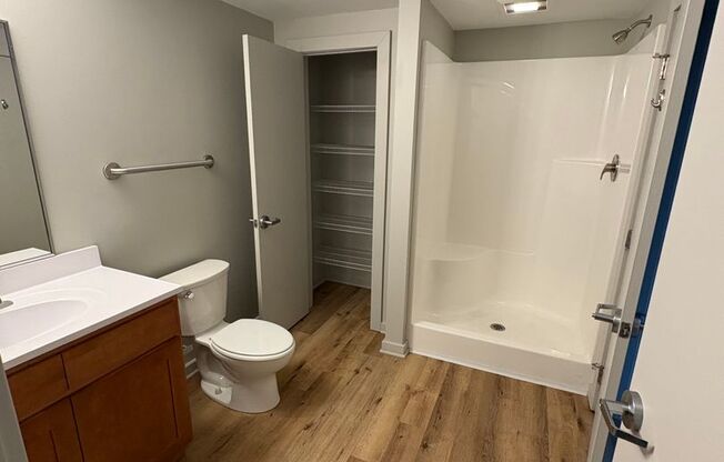 2 beds, 2 baths, 970 sqft, $1,495, Unit Unit 216