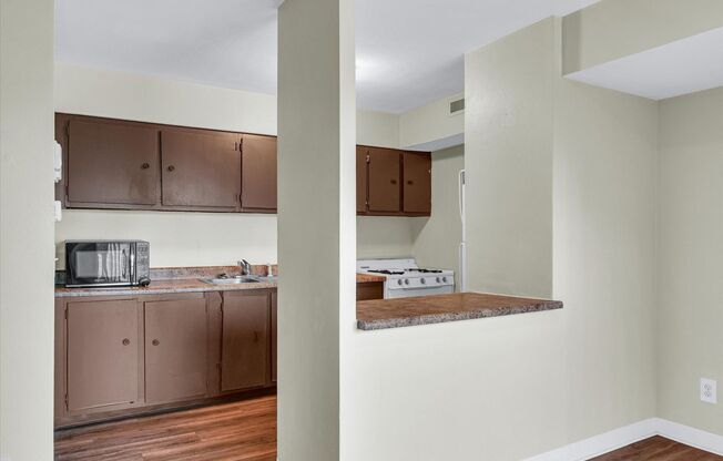 1 bed, 1 bath, 720 sqft, $1,006, Unit 6C