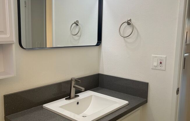 1 bed, 1 bath, 900 sqft, $2,025, Unit 381-35