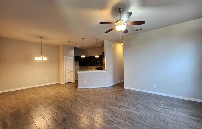 2 Weeks Free RENT! 3/2/2 Close to Creekside / Xeriscape Front Yard / Fenced in Backyard / Covered Back Patio / CISD