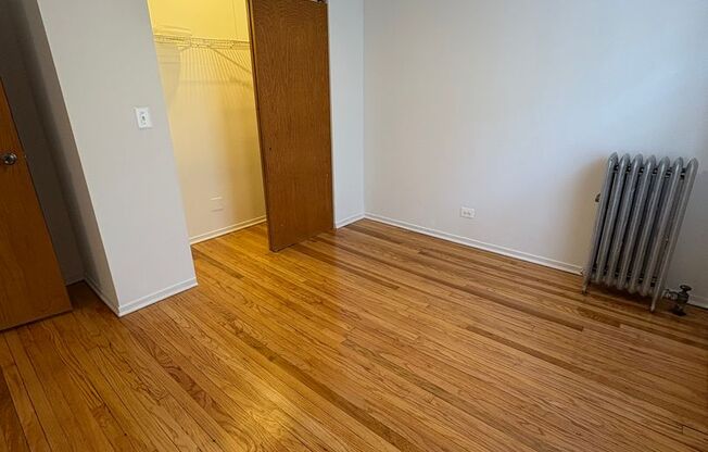 3 beds, 1 bath, 1,003 sqft, $1,250, Unit CA 143.5-2W