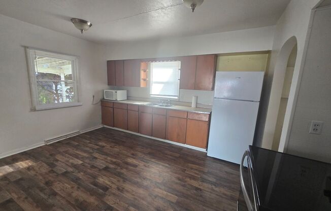 2 beds, 1 bath, $750