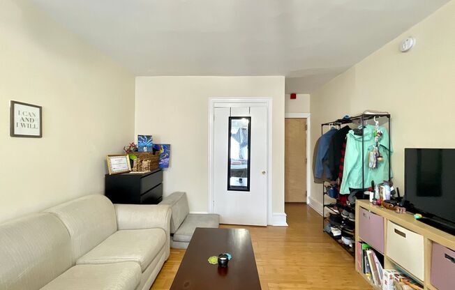 Studio, 1 bath, 500 sqft, $1,050, Unit 15
