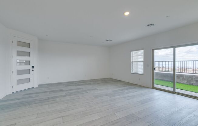 3 beds, 3 baths, $2,750, Unit UNIT 1140