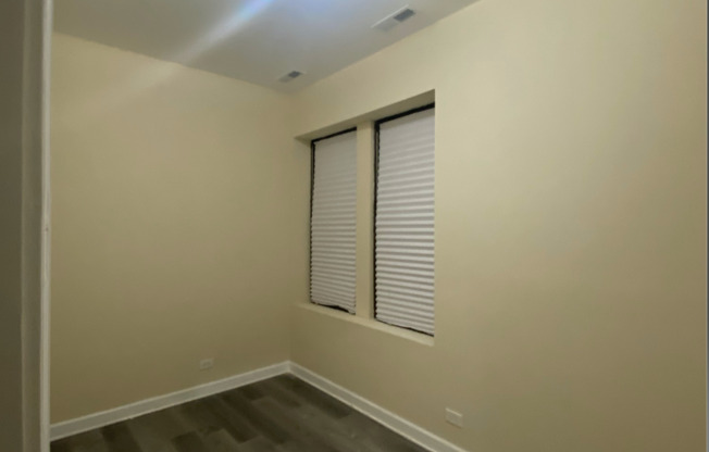 1004 S. Oakley