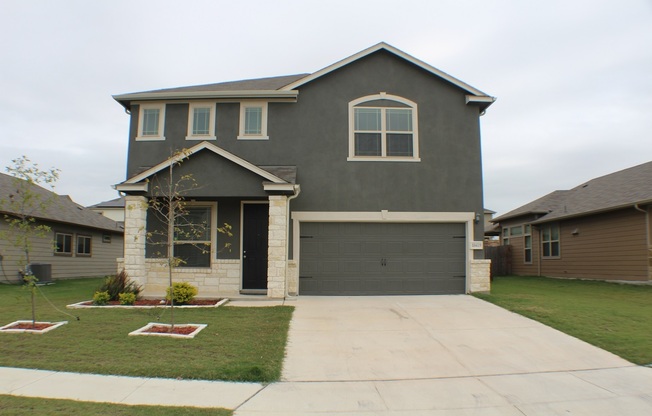 Immaculate Rental with fabulous upgrades. Realtor Commission: $400