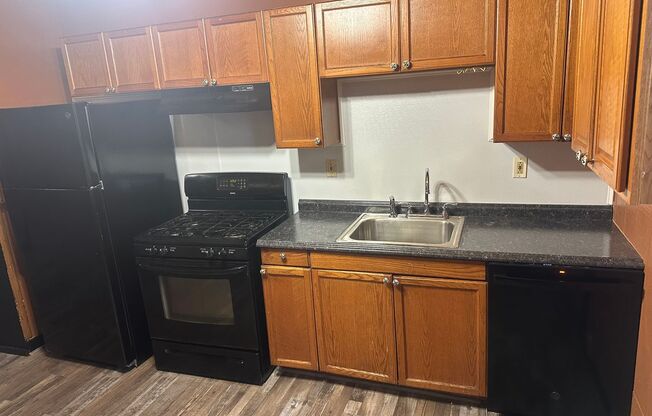 3 beds, 1 bath, $1,500