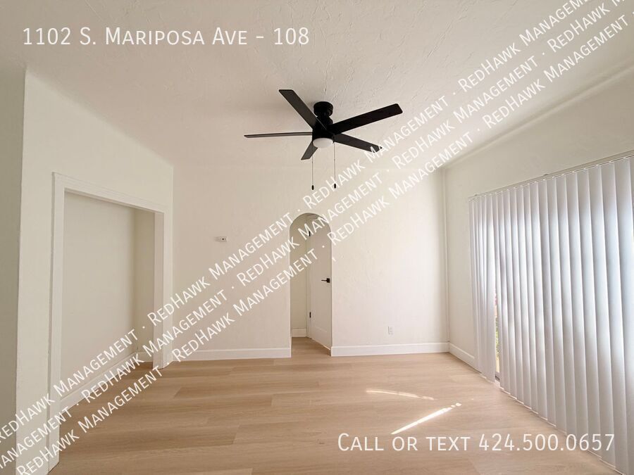 1102 S MARIPOSA AVE