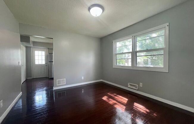 Beautiful 6 bedroom 2 bathroom house