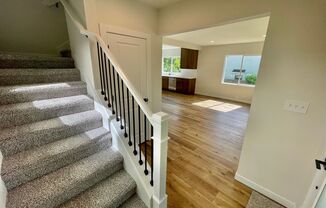 Sellwood Delight: Charming Two-Story 3BD/2B Single-Family Home!