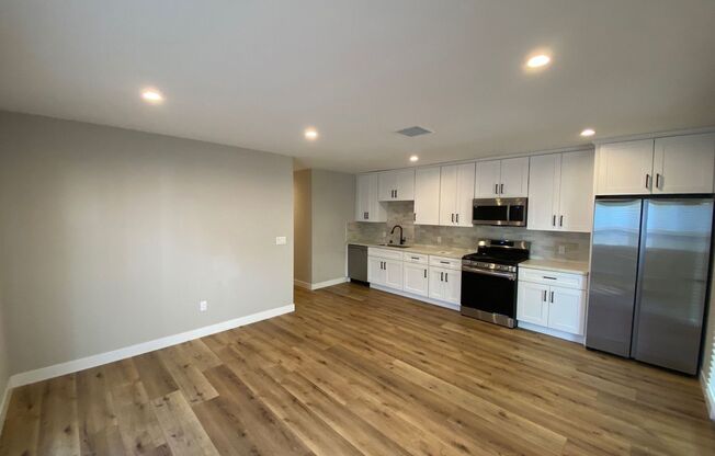 NEW 4BD/2BA!! Easy Walk to Campus