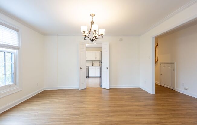 Charming 3 BR/2.5 BA 2-Level Condo in Cathedral Heights!