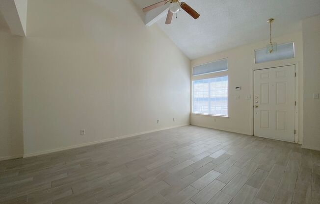 Northeast El Paso 3 bed with Refrig A/C and Loft!