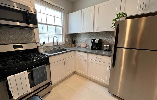 660 S. Cloverdale Ave.