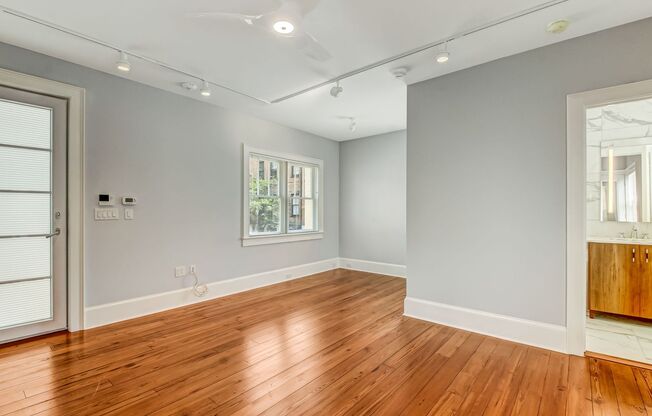 Studio, 1 bath, 469 sqft, $1,750, Unit 30 E Jones Lane