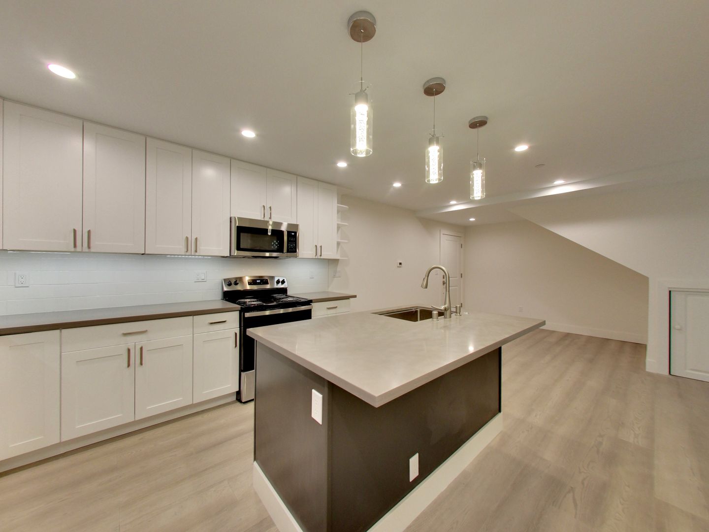 1555 Oak Street (850r)