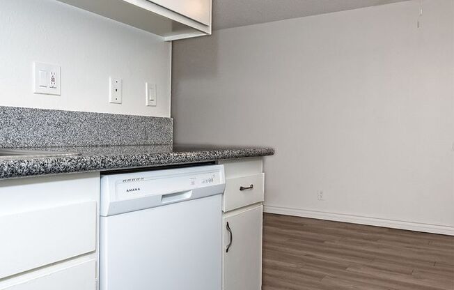 1 bed, 1 bath, 650 sqft, $1,850, Unit 114