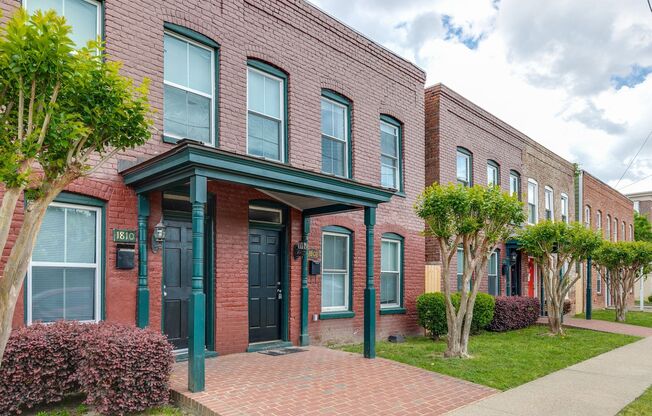 3 Bedroom Row Home Available in July!