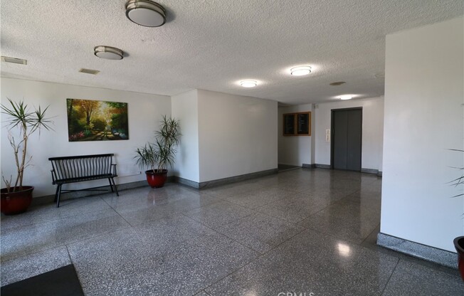 6251 COLDWATER CYN AVE