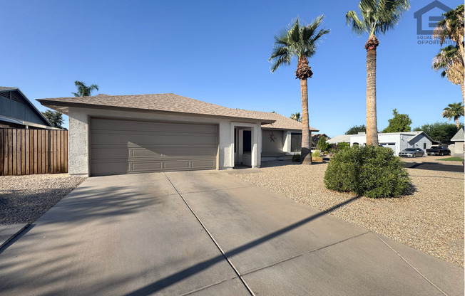 3Bed/2Bath Home at Union Hills/32nd St! Ready for Immediate Move-In!